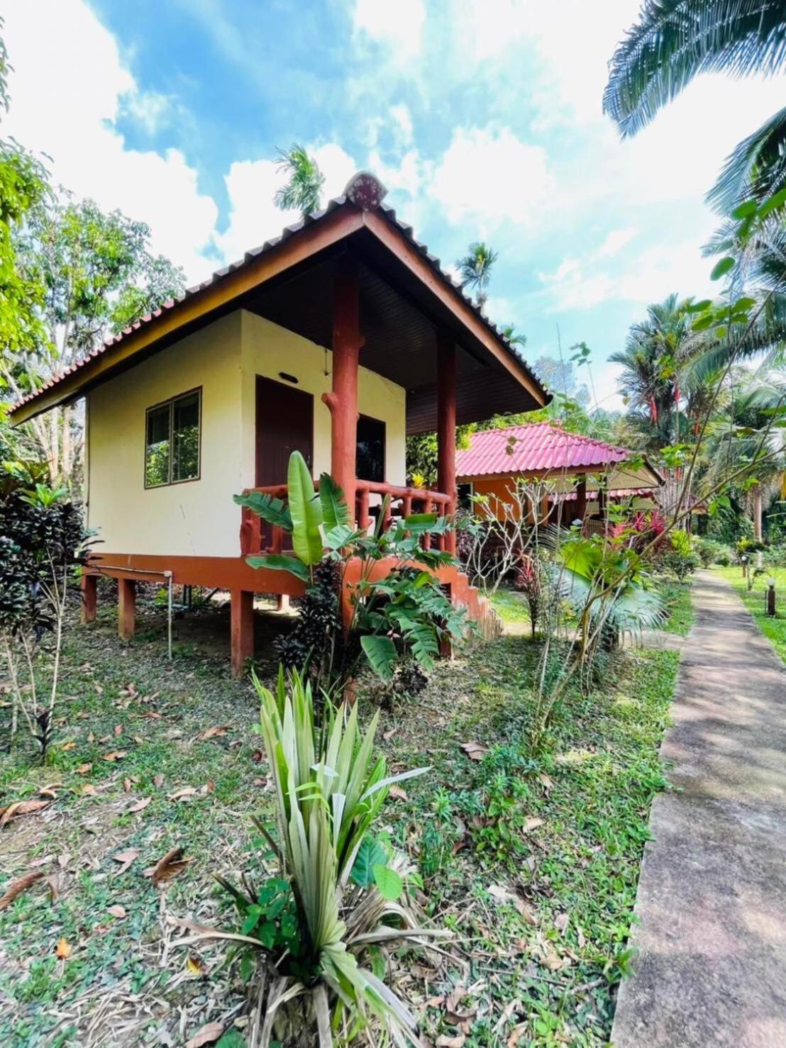 Khao Sok Nung House Resort *